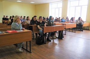 На юридическом факультете ЯрГУ состоялась открытая дискуссия «Легко ли быть толерантным?»