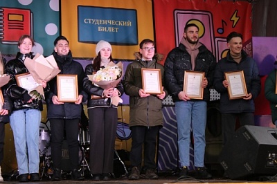 Демидовских студентов отметили почетными наградами регионального уровня в День российского студенчества